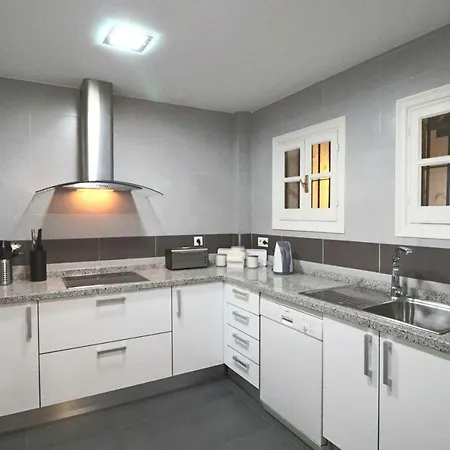 Elegant In Puerto Banus Apartment Marbella